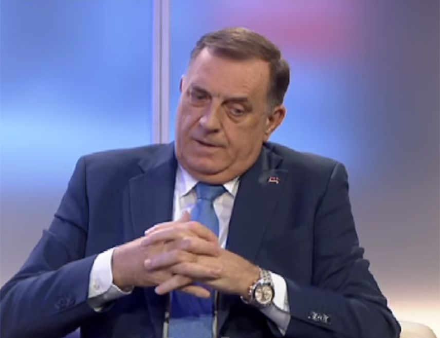 БАЊАЛУКА, 26. ДЕЦЕМБРА /СРНА/ - Предсједник СНСД-а Милорад Додик поручио је да пружа пуну подршку америчком предсједнику Доналду Трампу да заштити хришћане, не само у Нигерији, већ на сваком мјесту на коме су угрожени.