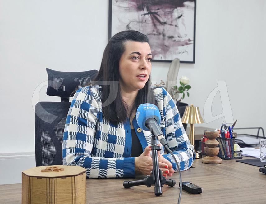 ИСТОЧНО САРАЈЕВО, 11. ЈАНУАРА /СРНА/ - Вршилац дужности директора Народног позоришта Источно Сарајево Јелена Крстић изјавила је да ће им приоритет у овој години бити комплетирање глумачког ансамбла, као и рад на представама у домаћој продукцији.