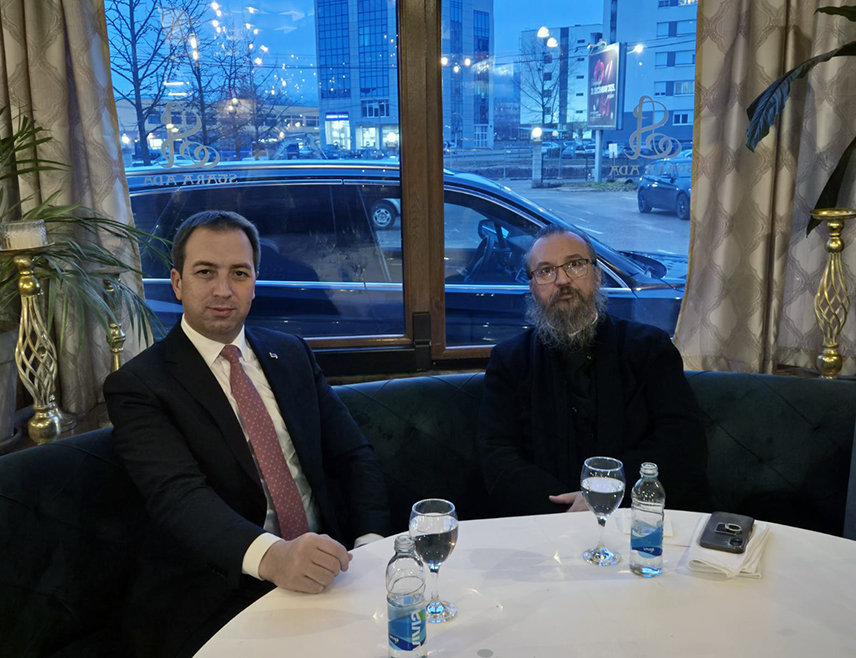 БАЊАЛУКА, 26. ДЕЦЕМБРА /СРНА/ - Министар правде Републике Српске Горан Селак и Његово преосвештенство епископ горњокарловачки Герасим сагласили су се да је очување духовног, националног и културног идентитета српског народа од кључног значаја, те да институције Републике Српске и Српска православна црква /СПЦ/ имају важну улогу у том процесу, свако у оквиру својих надлежности и мисије.