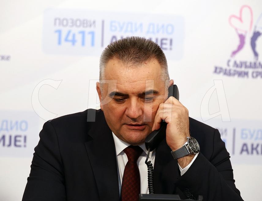 БАЊАЛУКА, 26. ДЕЦЕМБРА /СРНА/ - Предсједник Владе Републике Српске Саво Минић најавио је вечерас на донаторској вечери "С љубављу храбрим срцима" да ће Влада издвојити додатна средства за ову акцију, поред већ издвојених 200.000 КМ.