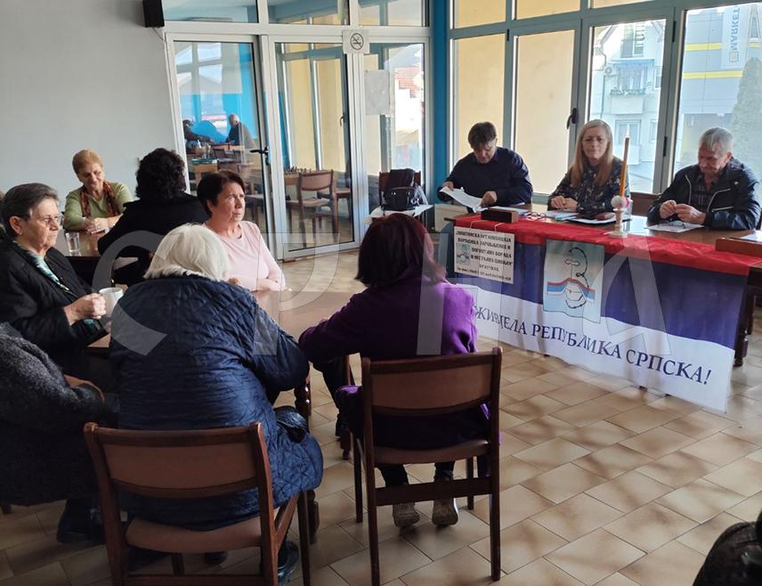 БРАТУНАЦ, 27. ДЕЦЕМБРА /СРНА/ - Породице са подручја општине Братунац још трагају за 19 несталих Срба у протеклом рату у БиХ, рекла је Срни предсједник општинске Организације породица заробљених и погинулих бораца и несталих цивила Радојка Филиповић и указала на опструкцију Института за тражење несталих БиХ.