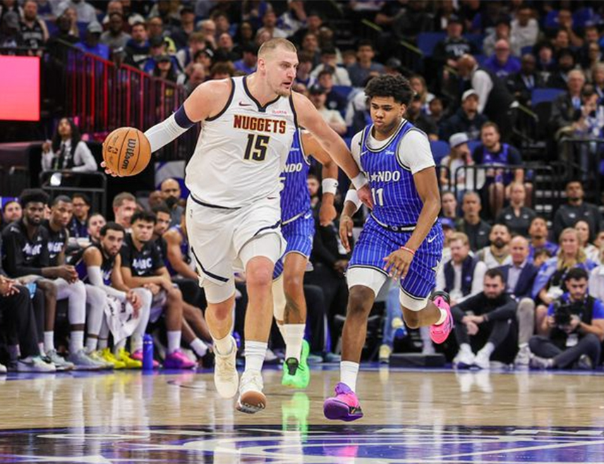 ДЕНВЕР, 28. ДЕЦЕМБРА /СРНА/ - Најбољи српски кошаркаш Никола Јокић забиљежио је 180. трипл-дабл у каријери на утакмици НБА лиге између његовог тима "Денвер нагетса" и "Орланда".