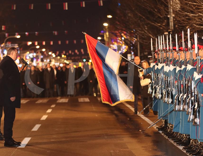 БАЊАЛУКА, 4. ЈАНУАРА /СРНА/ - Предсједник Организације страјешина Војске Републике Српске /ВРС/ Слободан Жупљанин поручио је да је Српска као највећа вриједност одбрањена у протеклом рату и да ће је српски народ као највећу светињу чувати са још више љубави и патриотизма.