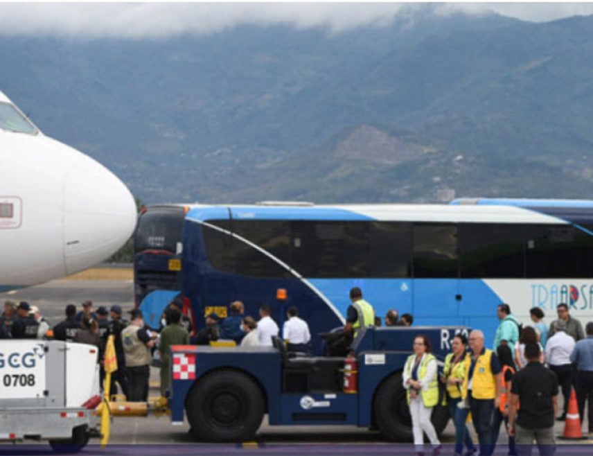 ВАШИНГТОН, 29. ДЕЦЕМБРА /СРНА - РИА Новости/ - Више од два и по милиона илегалних миграната депортовано је из САД од почетка године, усљед одлучних поступака америчког предсједника Доналда Трампа, саопштено је из америчког Министарства унутрашње безбједности.