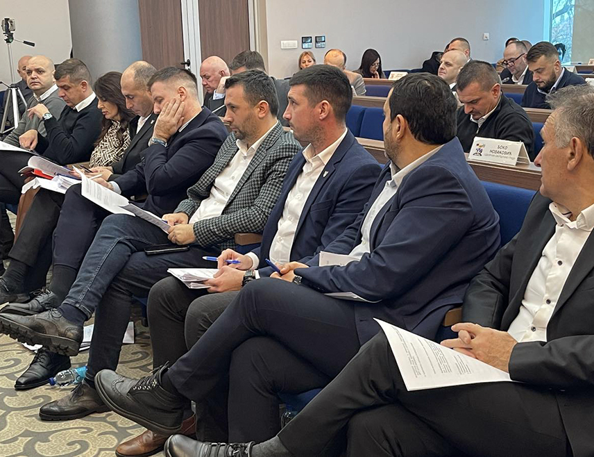 БИЈЕЉИНА, 30. ДЕЦЕМБРА /СРНА/ - Град Бијељина улази у 2026. годину без усвојеног буџета, односно од 1. јануара на снагу ступа привремено финансирање, јер градоначелник није доставио приједлог буџета у скупштинску процедуру у законском року, саопштено је из Скупштине града.