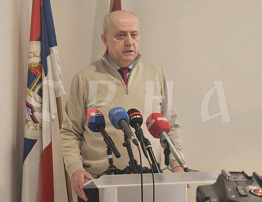 ИСТОЧНО САРАЈЕВО, 30. ДЕЦЕМБРА /СРНА/ - Ректор Универзитета у Источном Сарајеву Милан Кулић изјавио је да ће идуће године радити на даљој интернационализацији и отварању нових студијских програма, а да приоритет остаје квалитет наставе.