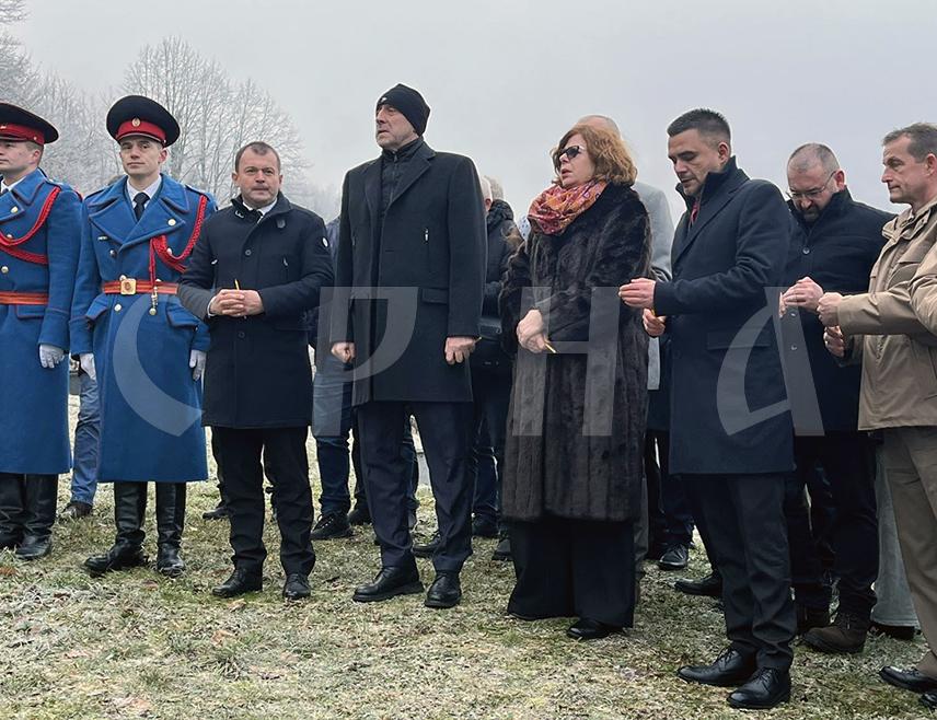 КОЗАРСКА ДУБИЦА, 30. ДЕЦЕМБРА /СРНА/ - У богатој српској историји постоји много хероја, поручио је министар рада и борачко-инвалидске заштите Данијел Егић, који је присуствовао обиљежавању Дана сјећања на борца против турске власти Петра Поповића Пецију и завјетне славе манастира Моштаница - Светог ђакона Авакума.