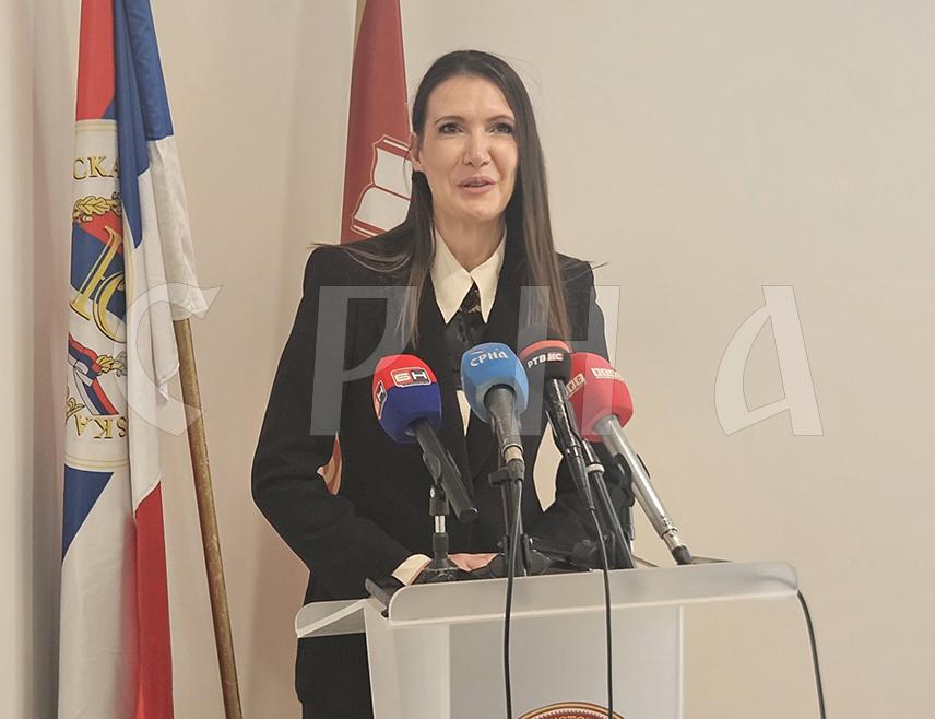 ИСТОЧНО САРАЈЕВО, 31. ДЕЦЕМБРА /СРНА/ - Универзитет у Источном Сарајеву у овој години има највећи број међународних научноистраживачких и развојних пројеката финансираних из различитих европских фондова у укупном износу од око шест милиона КМ, изјавила је проректор за научноистраживачки и умјетнички рад Јелена Крунић.