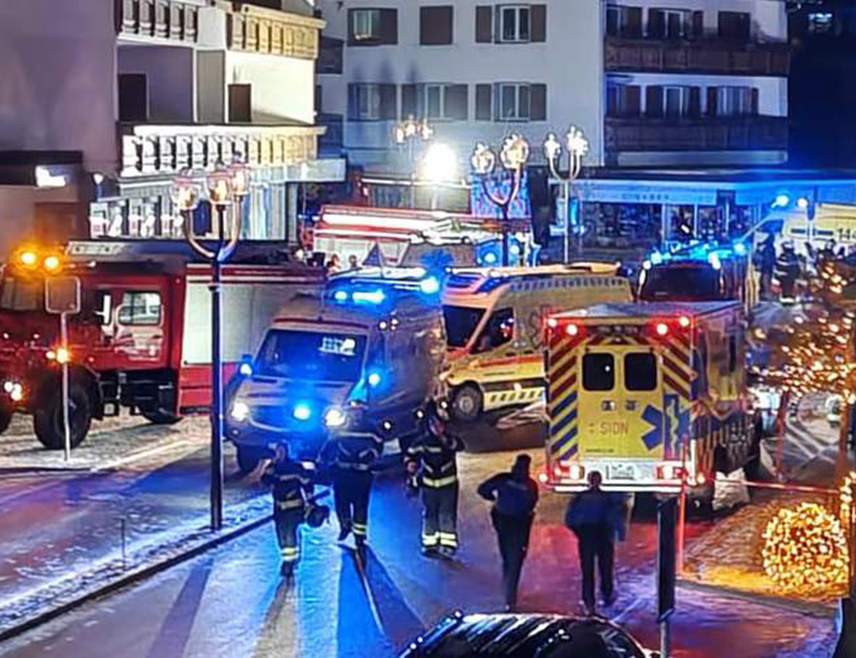 ЦИРИХ, 1. ЈАНУАРА /СРНА/ - Најмање 10 људи погинуло је усљед експлозије и пожара у кафићу скијашког одмаралишта "Кранс-Монтана" на југу Швајцарске, јавио је "Скај њуз".