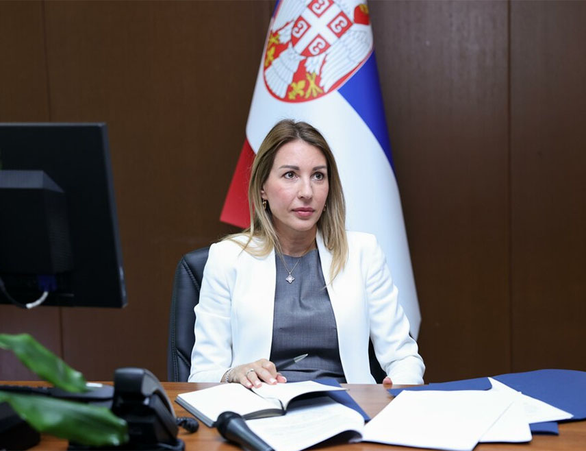 БЕОГРАД, 1. ЈАНУАРА /СРНА/ - Министар рударства и енергетике Србије Дубравка Ђедовић Хандановић изјавила је да ће услов Србије у преговорима о продаји руског удјела у Нафтној индустрији Србије /НИС/ бити да Рафинерија у Панчеву ради.