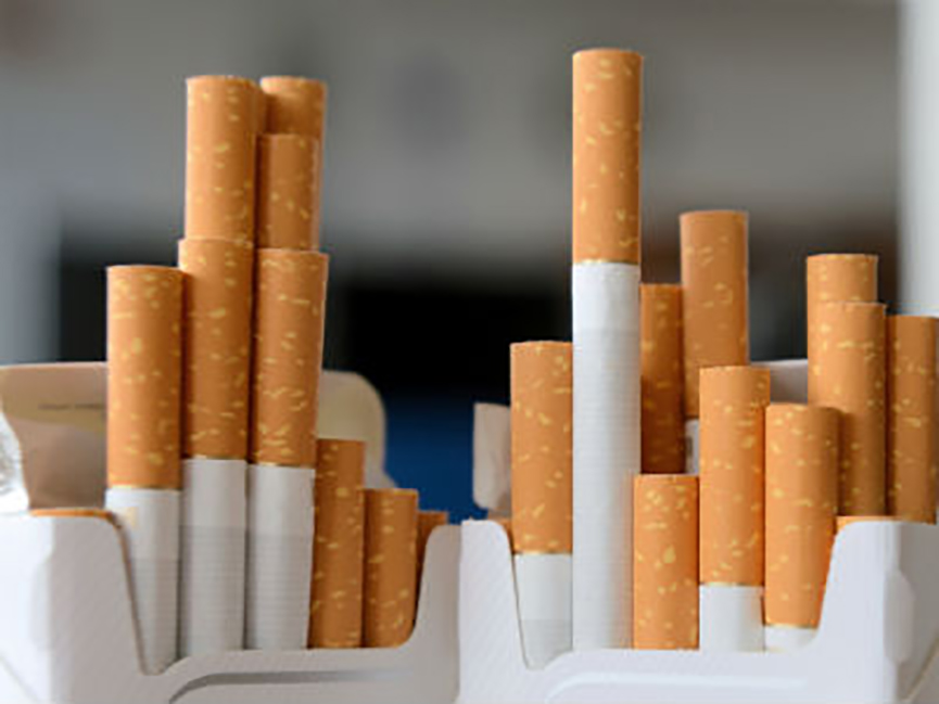 САРАЈЕВО, 1. ЈАНУАРА /СРНА/ - У БиХ од данас су скупље цигарете, јер је ступила на снагу одлука Управног одбора Управе за индиректно опорезивање /УИО/ БиХ о повећању минималне акцизе за 0,19 КМ по паклици цигарета.