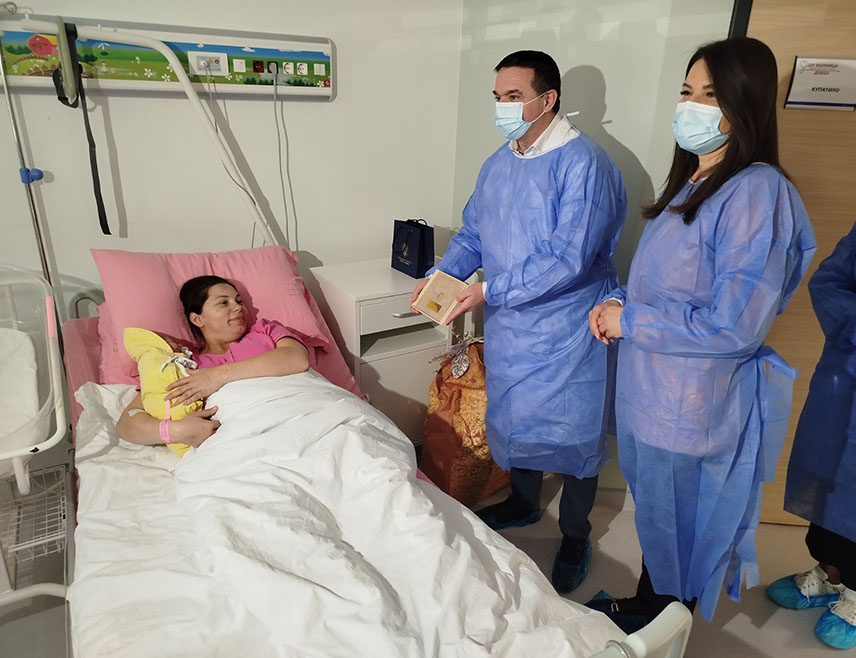 БАЊАЛУКА, 1. ЈАНУАРА /СРНА/ - Вршила дужности предсједника Републике Српске Ана Тришић Бабић честитала је рођење Данијеле Дакановић, прве бебе у Републици Српској у новој 2026. години, те мајци пожељела брз опоравак.