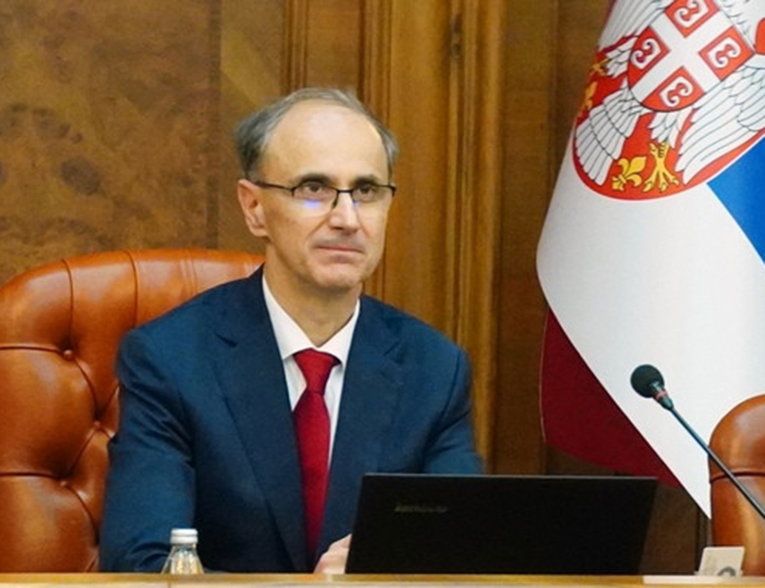 БЕОГРАД, 1. ЈАНУАРА /СРНА/ - Предсједник Владе Србије Ђуро Мацут поручио је да ће Влада након продужења лиценце НИС-у наставити да предузима све неопходне мјере ради очувања енергетске сигурности и укупне економске стабилности.