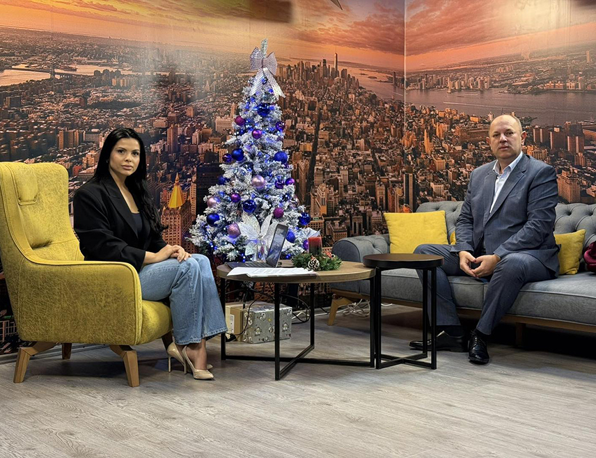 ТРЕБИЊЕ, 4. ЈАНУАРА /СРНА/ - Извршни директор Савеза општина и града источне Херцеговине Лука Петровић поручио је да ће 5. јануар, дан отварања нове болнице у Требињу, бити уписан као један од најзначајнијих датума у новијој историји источне Херцеговине.