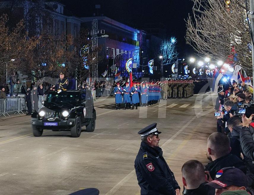 БАЊАЛУКА, 5. ЈАНУАРА /СРНА/ - Свечаним дефилеом улицама Бањалуке, у којем ће традиционално учествовати припадници Министарства унутрашњих послова Републике Српске и око 2.000 учесника из цивилног сектора, Република Српска ће 9. јануара обиљежити Дан Републике, саопштено је из Министарства рада и борачко-инвалидске заштите.