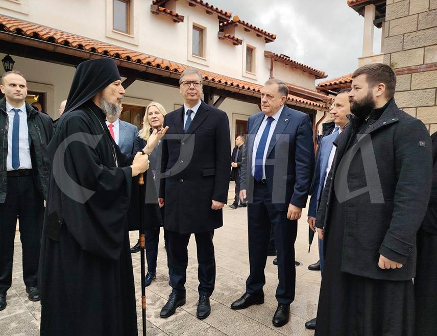 TREBINJE, JANUARY 5 /SRNA/ – SNSD President Milorad Dodik welcomed the President of Serbia Aleksandar Vučić in the village of Mrkonjići, the birthplace of St. Basil of Ostrog.