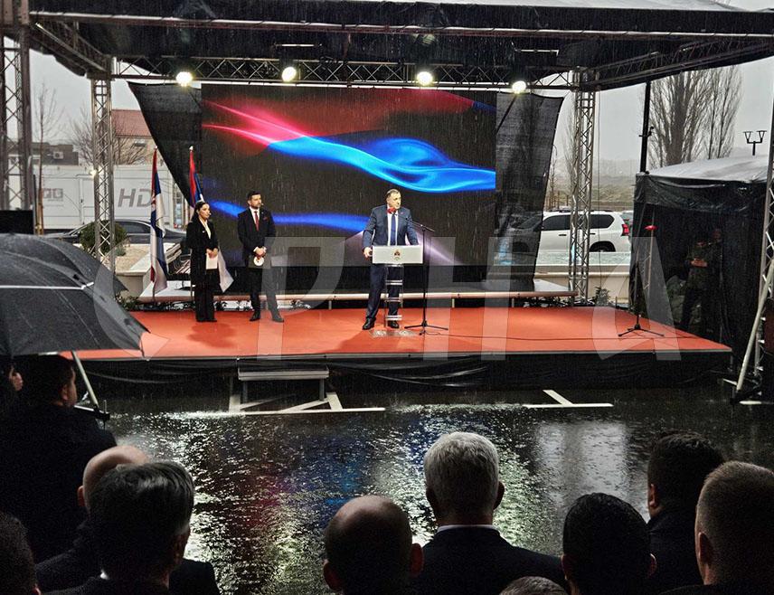 TREBINJE, JANUARY 5 /SRNA/ - The President of the SNSD Milorad Dodik stated today in Trebinje that the opening of the new hospital demonstrates the seriousness of the policy pursued by the authorities in Republika Srpska, adding that this is a grand project that was not easy to implement.