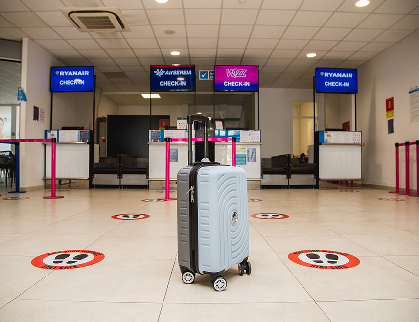 БАЊАЛУКА, 6. ЈАНУАРА /СРНА/ - Упркос  обилних сњежних падавина, није било кашњења нити отказивања летова, саопштено је данас из "Аеродрома Републике Српске".