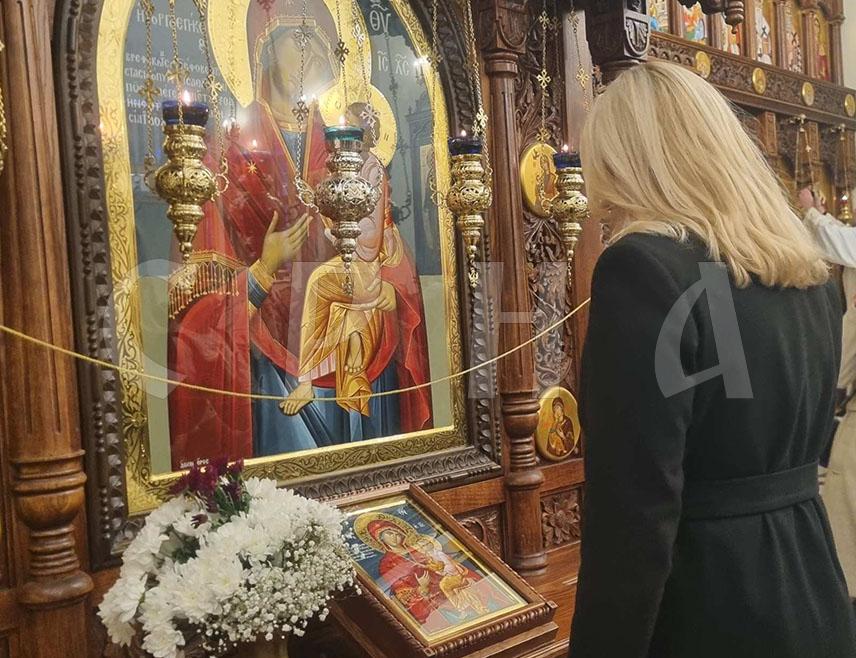 BANJA LUKA, JANUARY 6 /SRNA/ – The Serb member of the Presidency of BiH Željka Cvijanović extended Christmas Eve and upcoming Christmas greetings to Orthodox believers, wishing them to live in a stable and strong Republika Srpska.