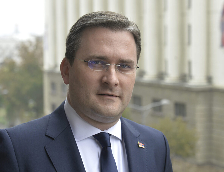 БЕОГРАД, 9. ЈАНУАРА /СРНА/ - Министар културе Србије Никола Селаковић честитао је грађанима Републике Српске 9. јануар - Дан Републике, уз поруку да тај дан представља снажан симбол слободе и опредјељења српског народа са обје стране Дрине да живи у миру и јединству.