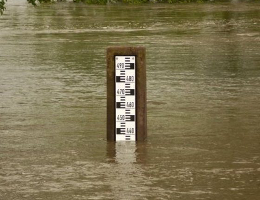 ПОДГОРИЦА, 7. ЈАНУАРА /СРНА/ - Водостај на многим ријекама у Црној Гори и данас је на врхунцу, а подаци са мјерних станица показују да је у протеклих 48 часова дошло до раста нивоа Скадарског језера и ријеке Бојане.