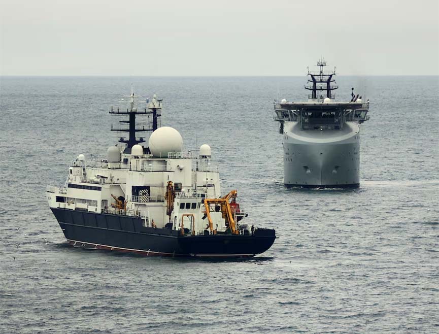 МОСКВА, 7. ЈАНУАРА /СРНА-Ројтерс/ - Руски посланик из владајуће странке Јединствена Русија Андреј Клишас изјавио је да је америчка пљенидба танкера за превоз нафте под руском заставом чин отворене пиратерије.