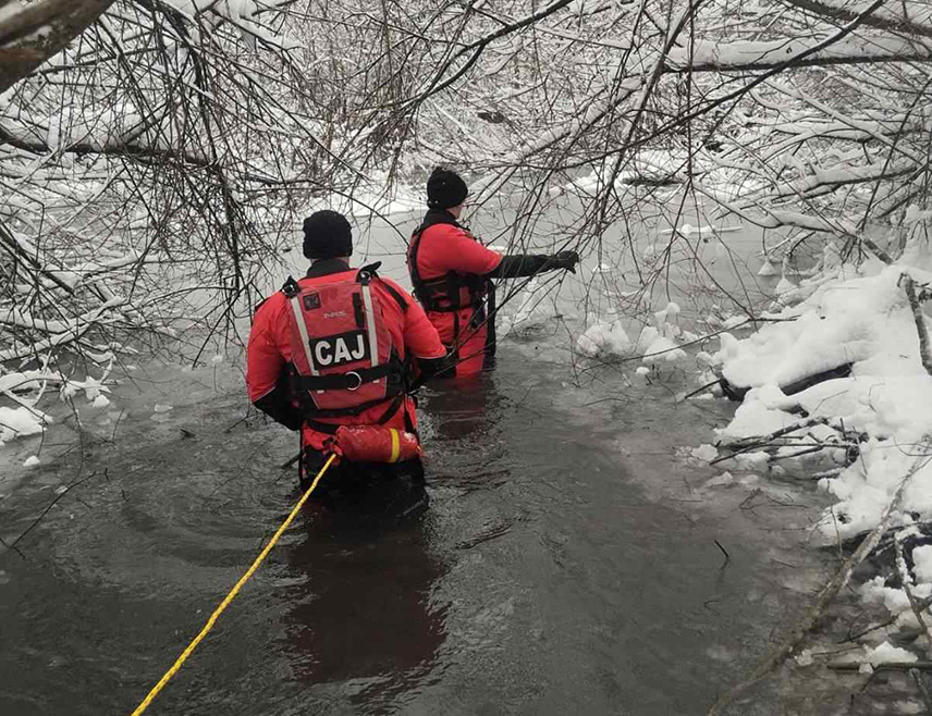 МРКОЊИЋ ГРАД, 7. ЈАНУАРА /СРНА/ - Тијело несталог младића Цвијана Симића пронађено је данас у мочвари поред ријеке Врбас у селу Сурјан код Мркоњић Града, потврђено је Срни у полицији.