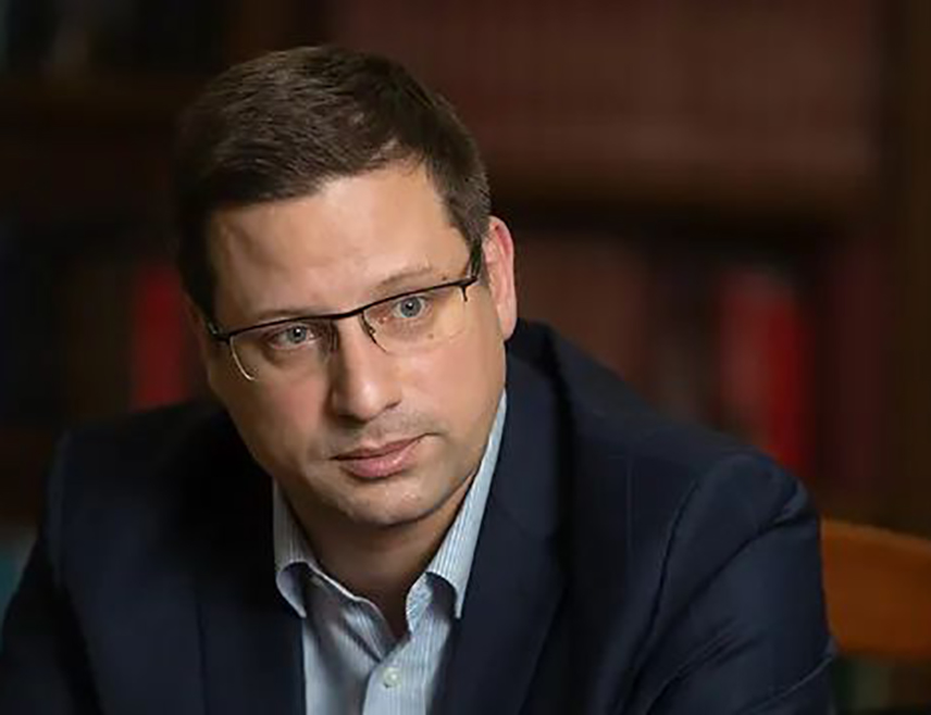 БУДИМПЕШТА, 8. ЈАНУАРА /СРНА/ - Мађарска сматра неодрживим мировни план који су саставиле власти Украјине, пошто подразумијева учлањење Кијева у ЕУ и издвајање 800 милијарди долара од западних земаља, изјавио је Гергељ Гуљаш, шеф кабинета мађарског премијера.