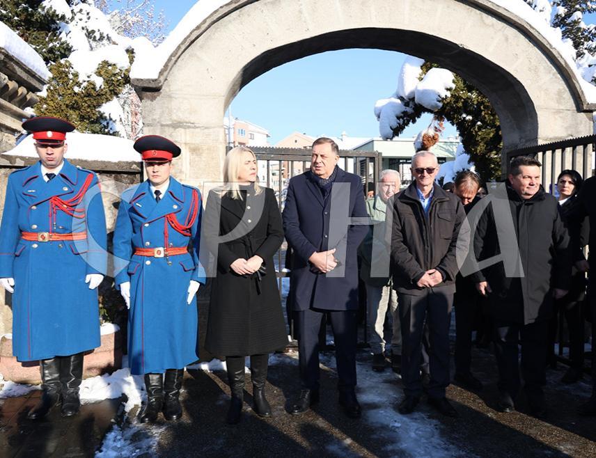 BANJA LUKA, JANUARY 8 /SRNA/ - The Serb member of the Presidency of BiH Željka Cvijanović said that on the second day of Christmas, Serbs remember those who defended and preserved their homes with their lives, because without them there would be neither Republika Srpska nor Serbs in these areas.