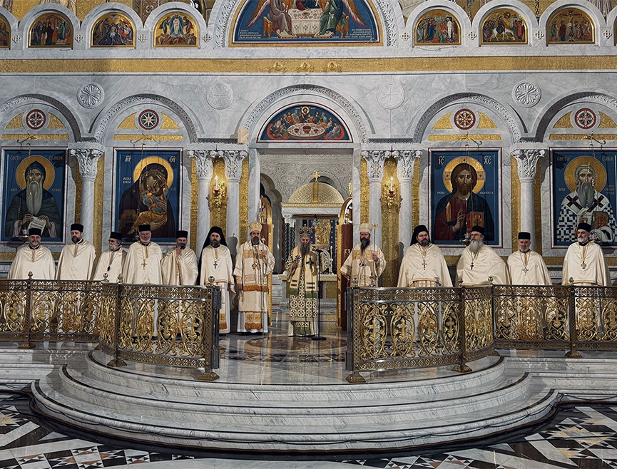 БЕОГРАД, 8. ЈАНУАРА /СРНА/ - Његова светост патријарх српски Порфирије служио је данас литургију у Храму Светог Саве на Врачару поводом празника - Сабора Пресвете Богородице.