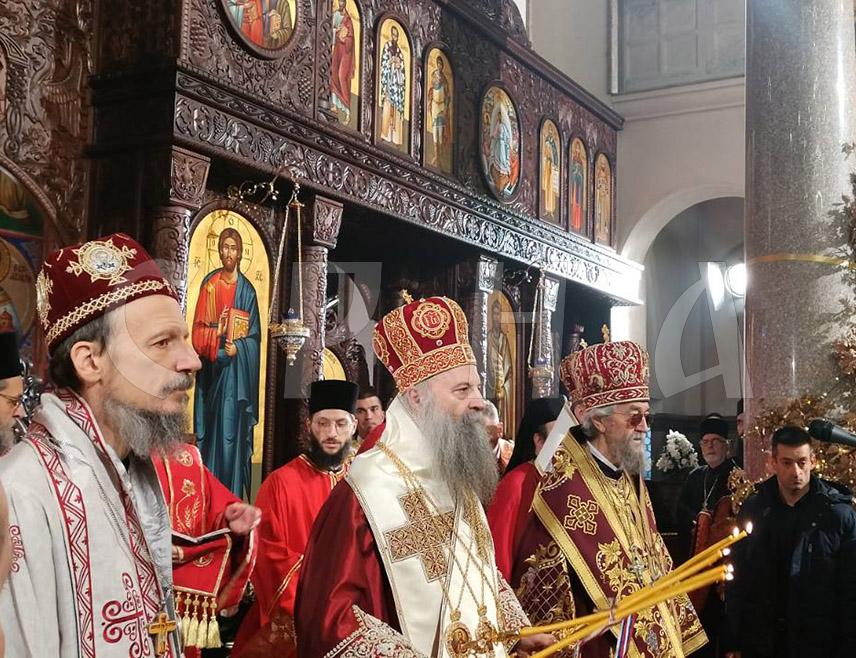 БАЊАЛУКА, 9. ЈАНУАРА /СРНА/ - У Храму Христа Спаситеља у Бањалуци почела је Света архијерејска литургија поводом празника Светог првомученика и архиђакона Стефана, који је први пострадао за Христову вјеру половином првог вијека нове ере.