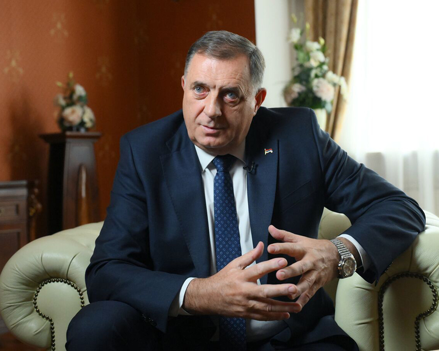 БАЊАЛУКА, 9. ЈАНУАРА /СРНА/ - Предсједник СНСД-а Милорад Додик поручио је да се Свети првомученик и архиђакон Стефан прославља с љубављу и вјером јер је Република Српска рођена на данашњи дан и зато што је њен заштитник.