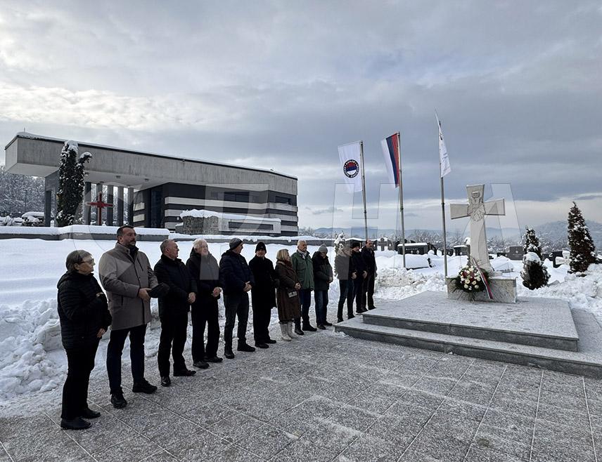 ISTOČNO NOVO SARAJEVO, JANUARY 9 /SRNA/ - Representatives of the Municipality of Istočno Novo Sarajevo and the Municipal Veterans' Organization laid wreaths today at the Central Memorial to Fallen Fighters in Miljevići, marking January 9 - the Day of Republika Srpska, with the message that the observance of this date will never be brought into question.