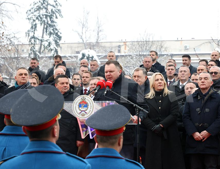 BANJA LUKA, JANUARY 9 /SRNA/ – The Minister of the Interior of Republika Srpska Željko Budimir has stressed today in Banja Luka that it must never be forgotten that Republika Srpska is a pledge left by the heroes who created and defended it.
