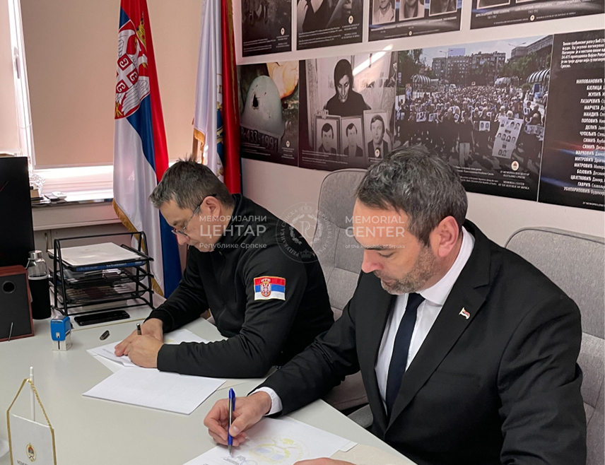 БИЈЕЉИНА, 12. ЈАНУАРА /СРНА/ - Меморијални центар Републике Српске и Академија Видовданских витезова србских потписали су Меморандум о сарадњи.