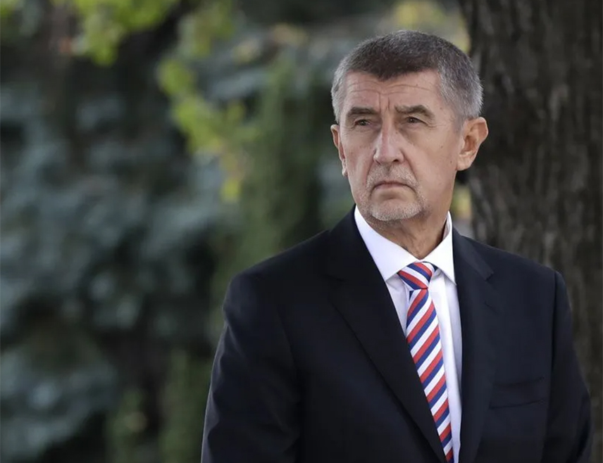 ПРАГ, 13. ЈАНУАРА /СРНА/ - Претходна влада Чешке, коју је предводио тадашњи премијер Петр Фијала, тајно је послала Украјини оружје у вриједности од око 822 милиона долара, изјавио је чешки премијер Андреј Бабиш.