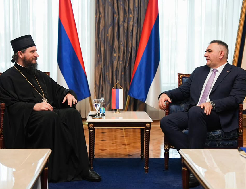 BANJALUKA, JANUARY 13 /SRNA/ – Unity and togetherness are the foundation of the strength of the Serb people and a sure path toward their future, the Prime Minister of Republika Srpska Savo Minić said after talks with His Grace Bishop Sergije of Bihać–Petrovac and Rmanj.