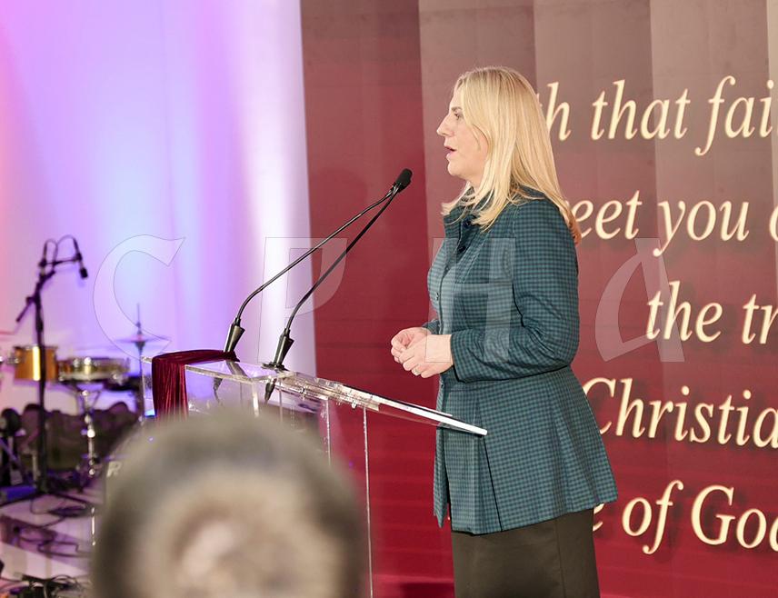 ИСТОЧНО САРАЈЕВО, 15. ЈАНУАРА /СРНА/ - Српски члан Предсједништва БиХ Жељка Цвијановић истакла је да су ово дани који подсјећају на значај толеранције и међусобног уважавања и да за оне који живе у сложеним вишенационалним заједницама, каква је и БиХ, право на идентитет, вјеру и традицију има посебну важност.