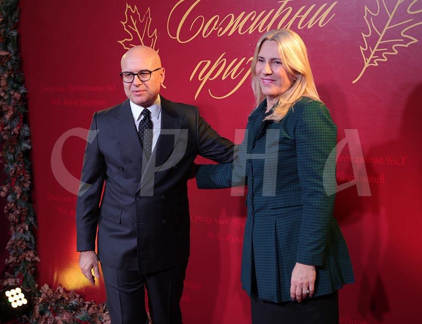 ИСТОЧНО САРАЈЕВО, 15. ЈАНУАРА /СРНА/ - Предсједник СНС-а Милош Вучевић истакао је да ће Србија увијек бити уз Републику Српску и њен народ, јер су везе Србије и Српске нераскидиве.