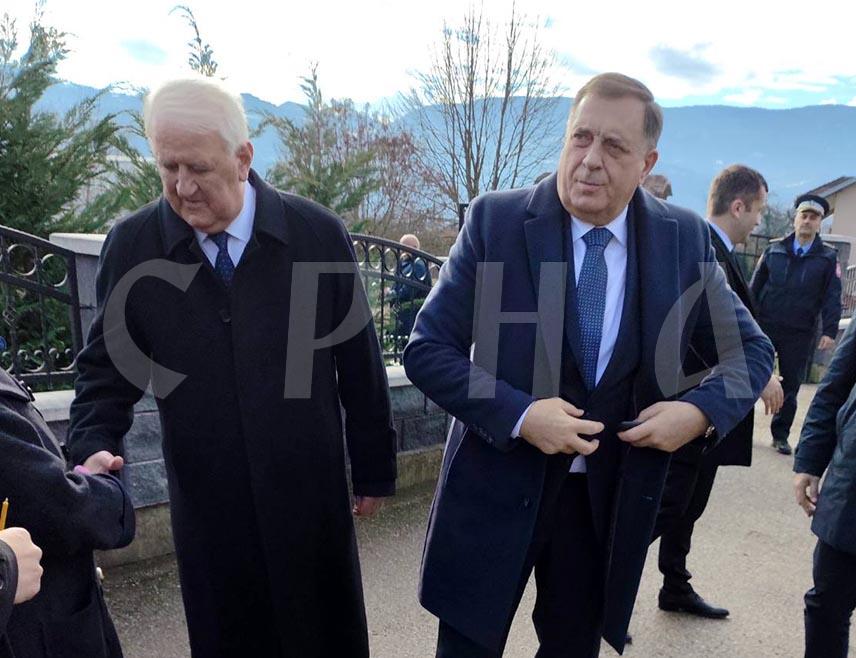 СКЕЛАНИ, 16. ЈАНУАРА /СРНА/ - Предсједник СНСД-а Милорад Додик стигао је у Скелане, гдје ће присуствовати парастосу Србима које су убили муслимански војници током посљедњег рата.