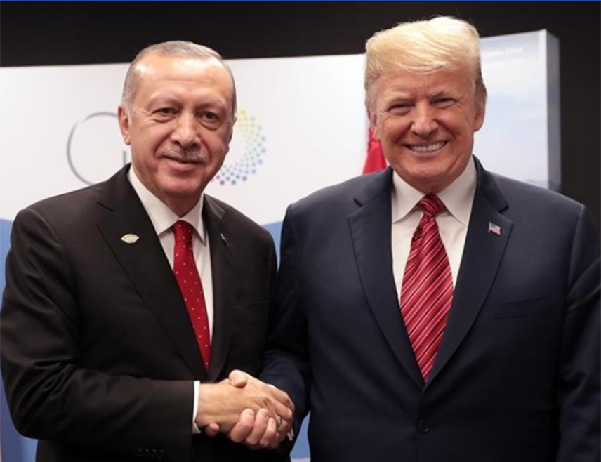 АНКАРА, 17. ЈАНУАРА /СРНА/ - Амерички предсједник Доналд Трамп позвао је турског предсједника Реџепа Тајипа Ердогана да постане члан такозваног Одбора за мир који треба да надгледа привремену управу Газом, саопштено је данас из Кабинет турског предсједника.