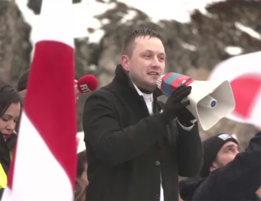 НУК, 17. ЈАНУАРА /СРНА/ - У главном граду Гренланда, Нуку, данас су одржани протести против планова америчког предсједника Доналда Трампа да преузме контролу над овим арктичким острвом које припада Данској.