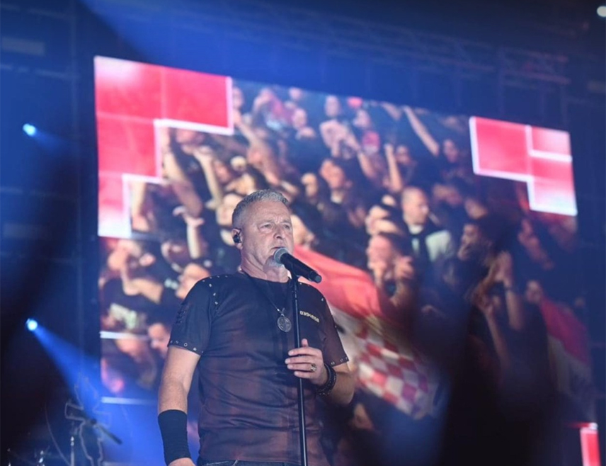 СПЛИT, 18. ЈАНУАРА /СРНА/ - Марко Перковић Tомпсон одржао је у Сплиту други концерт на којем се поново орио усташки поздрав "За дом спремни!", те видјели усташки симболи.