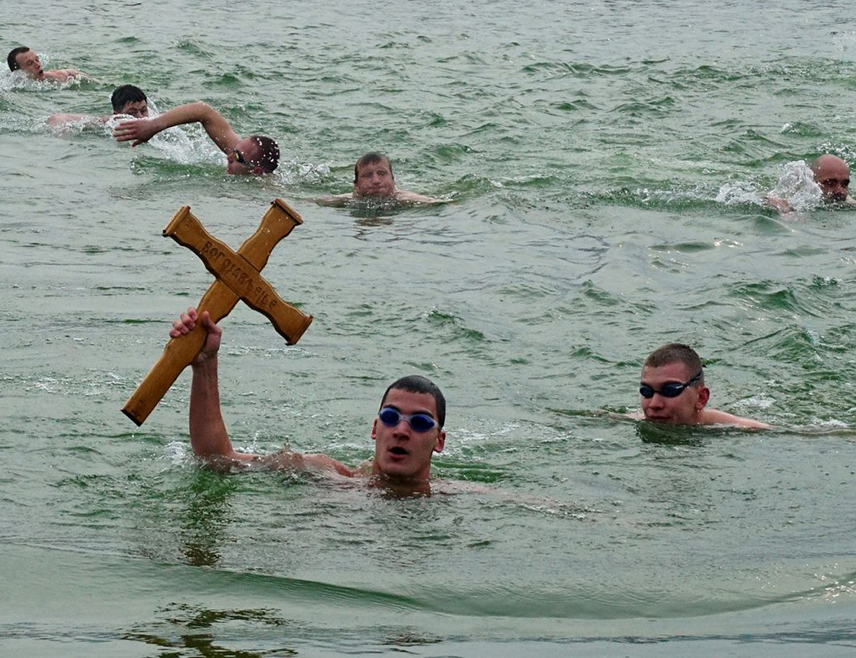 БАЊАЛУКА, 19. ЈАНУАРА /СРНА/ - У Бањалуци ће данас, поводом великог хришћанског празника Богојављења, бити организована традиционална богојављенска литија и пливање за Часни крст у ријеци Врбас.