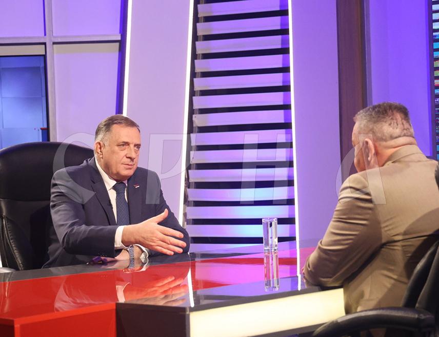 БАЊАЛУКА, 21. ЈАНУАРА /СРНА/ - Лидер СНСД-а Милорад Додик рекао је да пекари некоректним понашањем покушавају да искористе причу и поскупе хљеб те најавио да ће предложити формирање државног предузећа које ће производити народни хљеб.