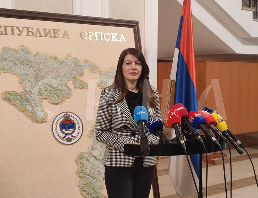 БАЊАЛУКА, 22. ЈАНУАРА /СРНА/ - Министарство пољопривреде, шумарства и водопривреде Републике Српске настојаће да увећа подстицаје за ову годину, за шта ће бити потребно урадити реалокацију средства у оквиру аграрног буџета који је остао на нивоу прошлогодишњег у износу од 180 милиона КМ, речено је данас у Бањалуци након састанка представника Министарства са пољопривредницима.