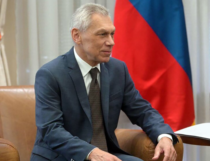 БЕОГРАД, 22. ЈАНУАРА /СРНА/ - Током преговарачког процеса у вези са Нафтном индустријом Србије /НИС/ ниједан корак није предузет на штету Србије, нити је рађено иза њених леђа, изјавио је амбасадор Русије у Београду Александар Боцан-Харченко.