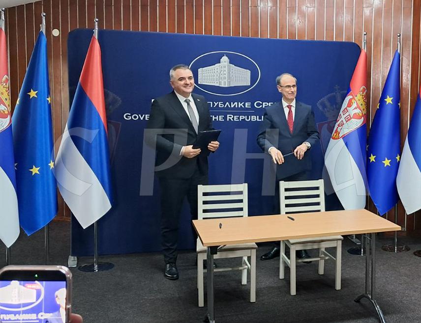 БАЈИНА БАШТА, 24. ЈАНУАРА /СРНА/ - Премијер Републике Српске Саво Минић изјавио је да је нема општине у Републици Српској у којој Србија није нешто урадила и истакао да је за Српску веома важно када зна да уз себе има јаку Србију.