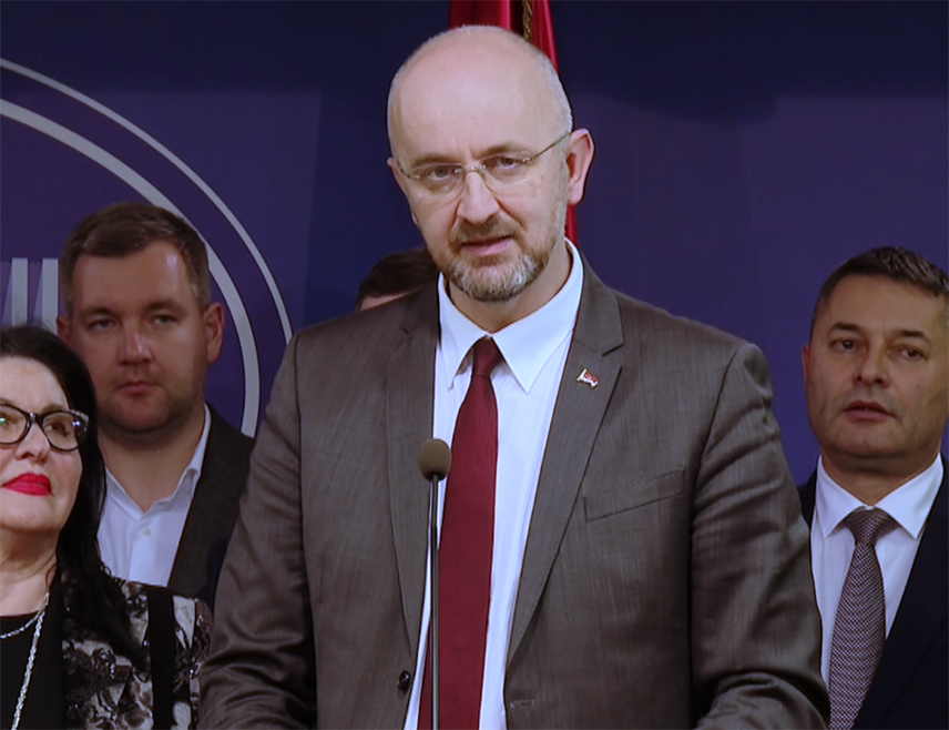 BANJA LUKA, JANUARY 24 /SRNA/ – The head of the SNSD caucus in the National Assembly of Republika Srpska, Srđan Mazalica, states that SDS, with the announced possibility of boycotting the repeated presidential elections in Republika Srpska, continues its political pressure on the Central Election Commission /CEC/ of BiH, which certainly fulfills the opposition’s wishes.