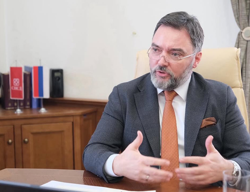 SARAJEVO, JANUARY 25 /SRNA/ – Minister of Foreign Trade and Economic Relations in the Council of Ministers, Staša Košarac, told SRNA that Milorad Dodik’s international credibility and his ability to articulate the interests of Republika Srpska globally are a thorn in the side of Sarajevo as it shows that Srpska has a voice that is heard and respected.